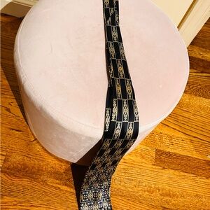 Elegant Black and Gold Tie